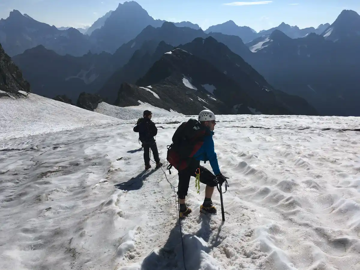 Les rouies mountaineering summit in southern french alps with clients Appleby (16 of 22).webp